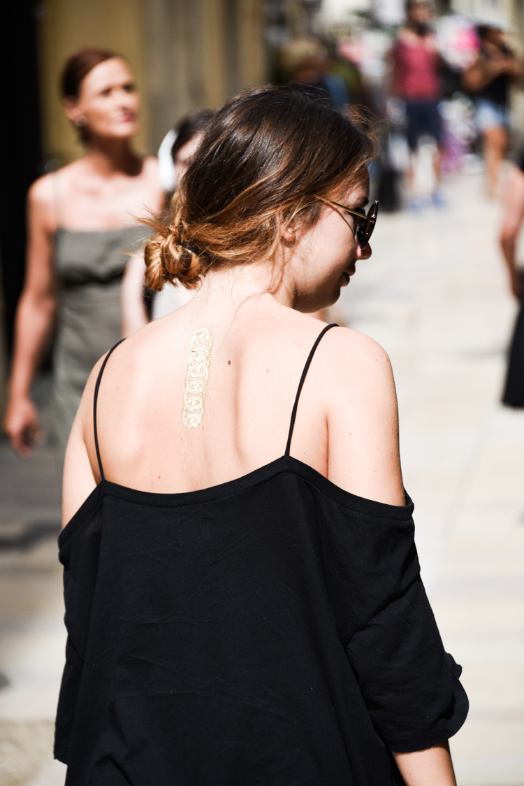 Ich erkläre euch wieso ihr UNBEDINGT MONTPELLIER besuchen müsst und warum ich mein SCHULTERFREIES KLEID so gerne mag. Schaut euch dazu meinen POST AN | Hermine on walk | Fashion | Photography