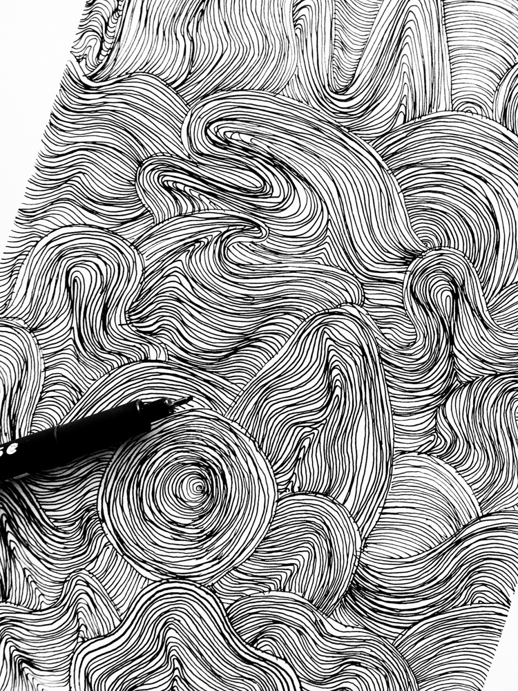 Ich zeige euch, wie ich an neue Ideen für Zeichnungen und Modedesigns komme. Mir helfen Strukturen, die ich dann verändere, am meisten. Erfahrt wie genau! | Hermine on walk | structures | pattern | monochromatic structure